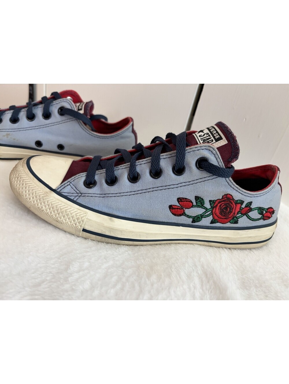 Converse Chuck Taylor All-Star Low Top Sneakers Custom Rose Embroidered M7/W9